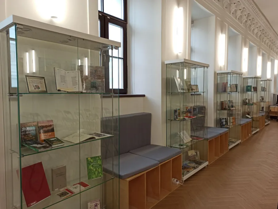 В Нижегородской областной библиотеке имени Ленина открылась выставка «Поэзия — моя держава»