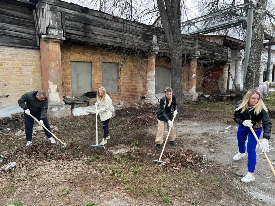 В Нижнем Новгороде прошел субботник в усадьбе Рябининой в рамках акции «Всероссийский день заботы о памятниках истории и культуры»